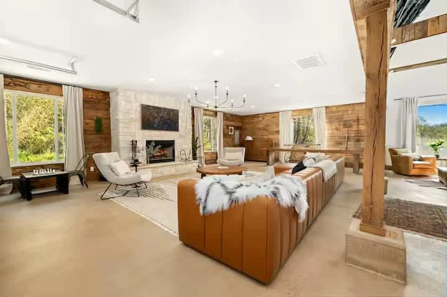 2 bed, 2.0 bath, 1991 sqft, $8,574 — Photo 2
