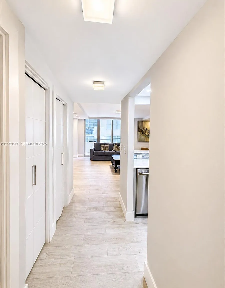 Oceanside Plaza Condo — Photo 2