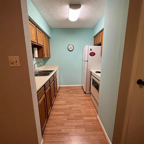 2120 El Paseo St #310 — Photo 20
