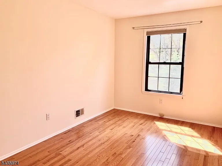 305 Marten Rd — Photo 16