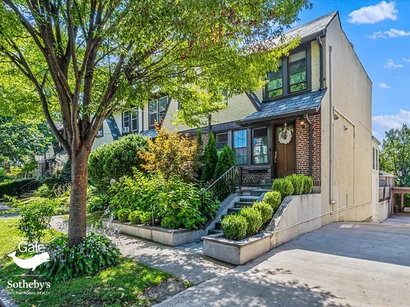 6760 Exeter St, Forest Hills, NY 11375