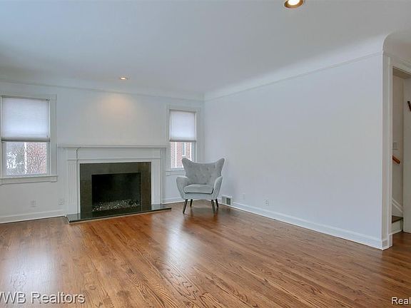 4th image of 13117 Lincoln Dr