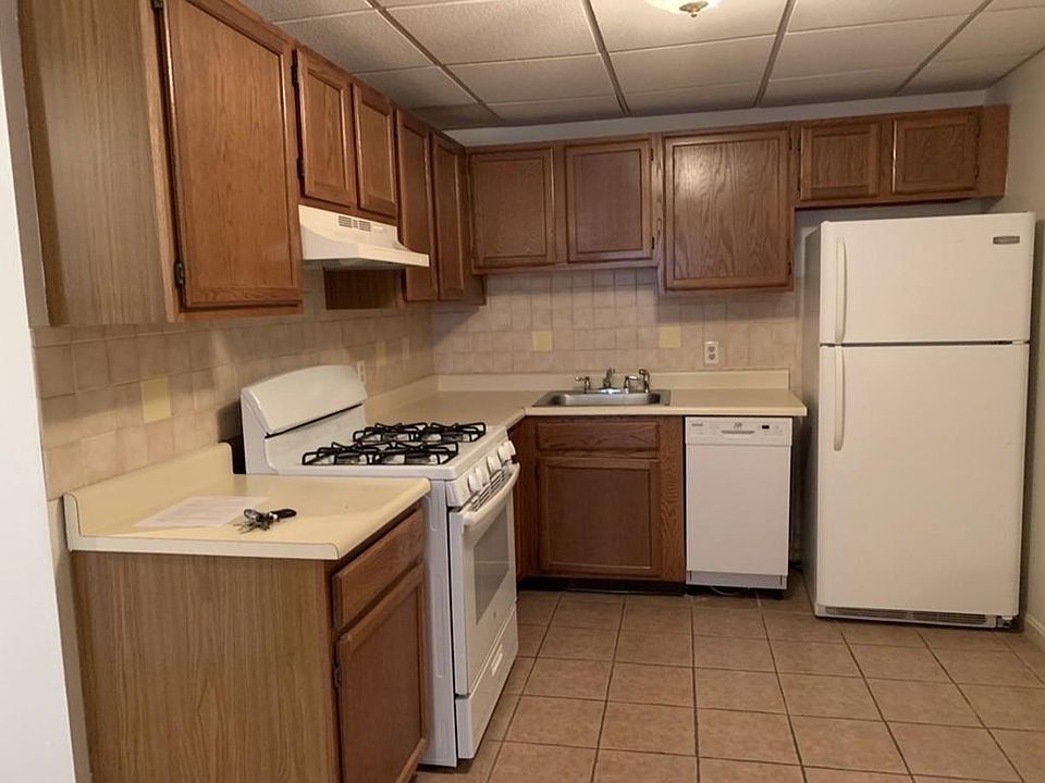 2nd image of 3652 N Main St APT 1