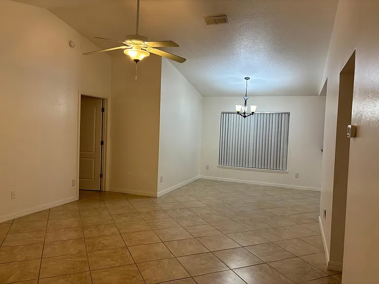 244 Hammock Ct — Photo 6