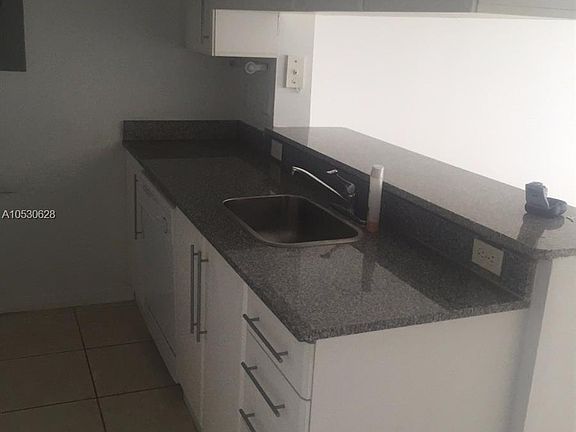 3rd image of 275 NE 18th St APT 2104