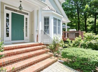 516 Huntington Ct, Wyckoff, NJ 07481