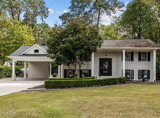 207 Churchill Dr, Greenville, NC 27858