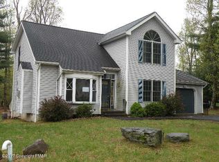 215 Spicebush Dr, East Stroudsburg, PA