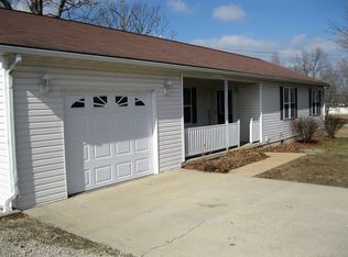 701 E Springfield St, Saint James, MO 65559