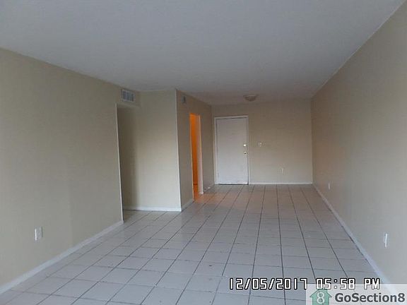 5th image of 3600 NW 21st St APT 113
