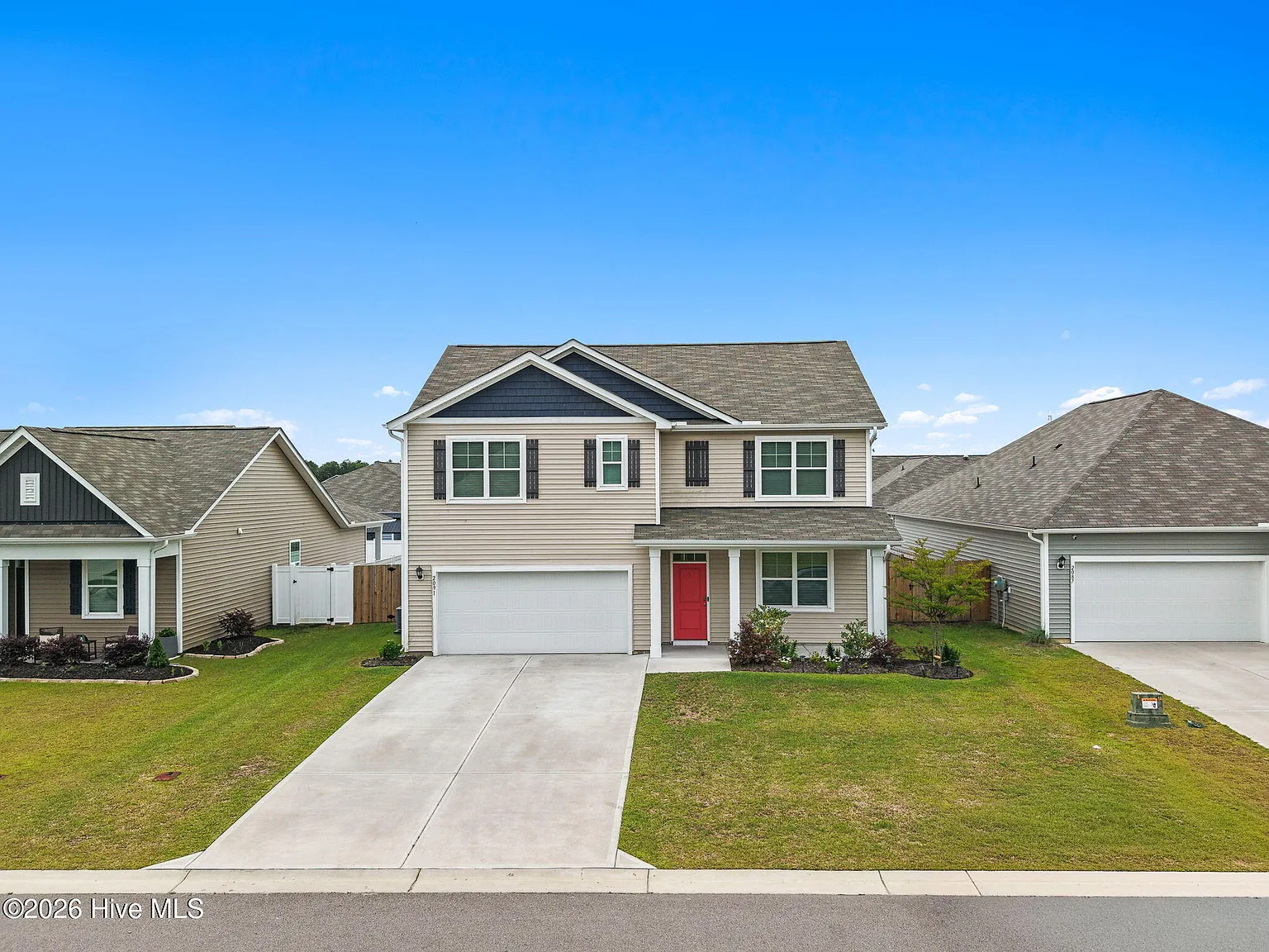 5 bed, 3.5 bath, 2511 sqft, $2,300 — Photo 1