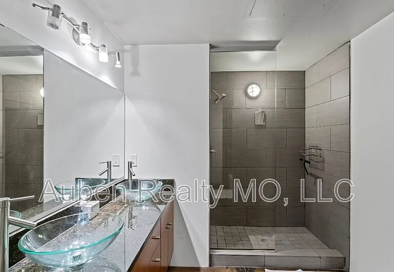 360 W Pershing Rd #330 — Photo 17
