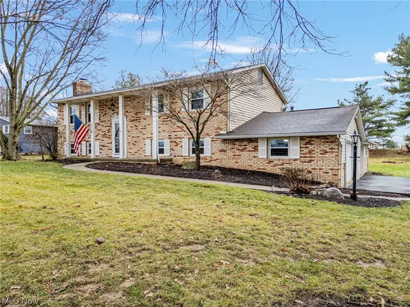 8550 Portage St NW, Massillon, OH 44646