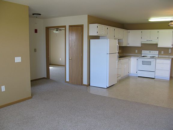 5th image of 625 E Chesak Ave