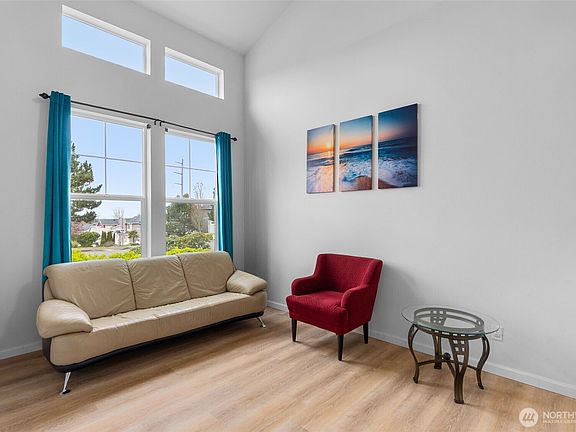 4th image of 2203 164th Avenue E