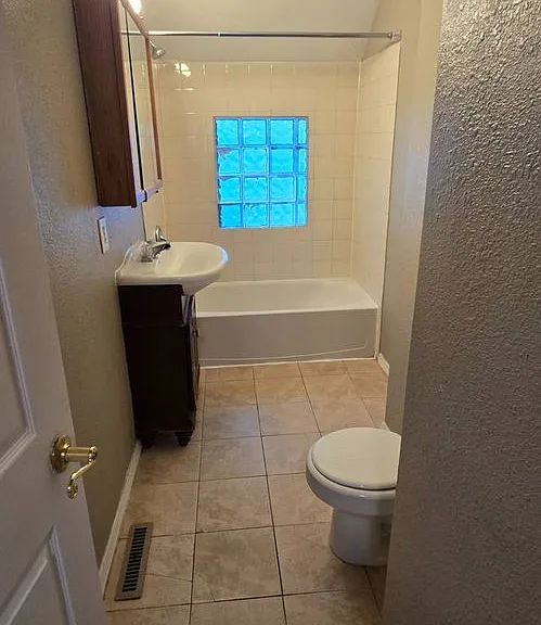 2164 N 37th St. (Duplex) (Ace Property) — Photo 8