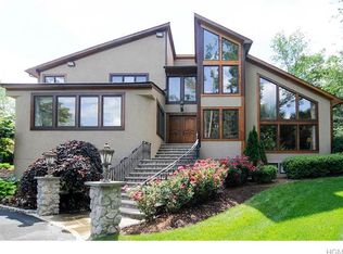 59 Cragmere Rd, Airmont, NY 10901