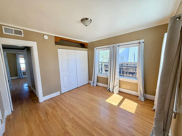 2409 E Mabel St — Photo 11