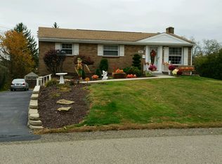 207 Hilton Dr, Pittsburgh, PA
