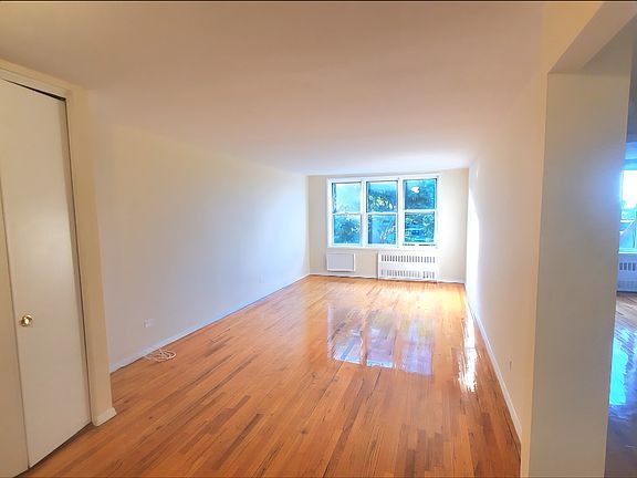3rd image of 53 Wall St Floor 2