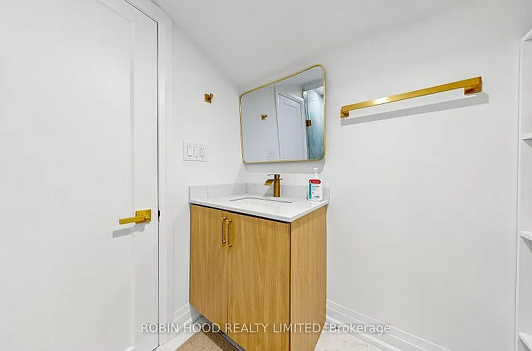 8 Laxton Ave #2 — Photo 17