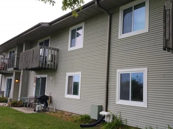 6578 Lake Rd APT 9, Windsor, WI 53598