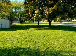 2623 Pioneer Dr, Green Bay, WI 54313