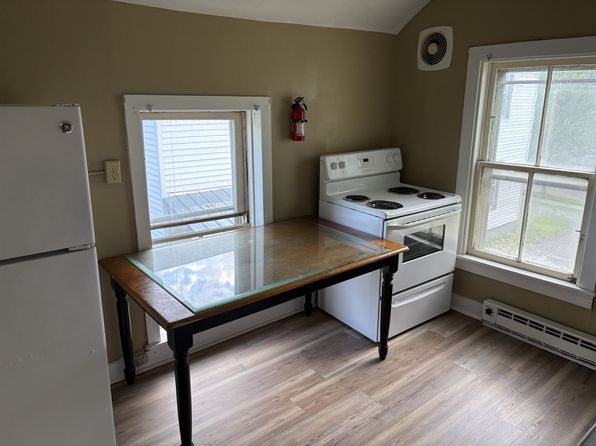 16 College St #4