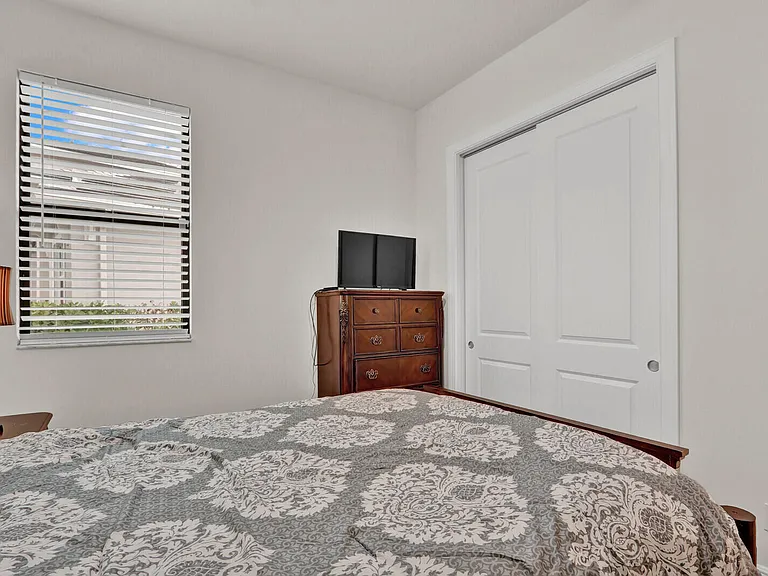 9204 SW Arco Way — Photo 34