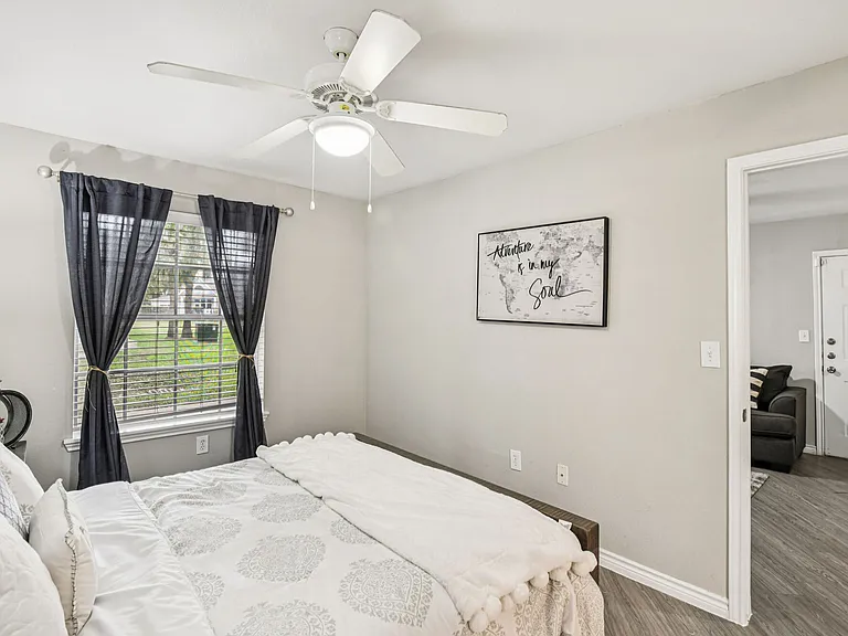 Stonecreek Apartments — Photo 11