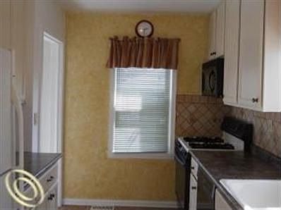 3rd image of 602 Dewey St