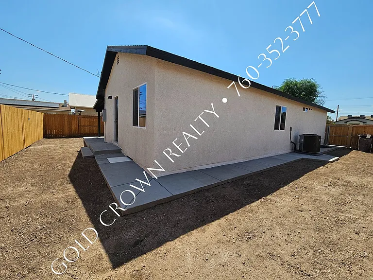 1070 W Euclid Ave — Photo 17
