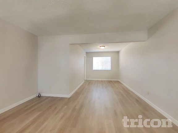 3rd image of 542 E Wigeon Way