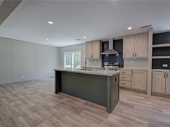 2nd image of 7463 Yukon Rd