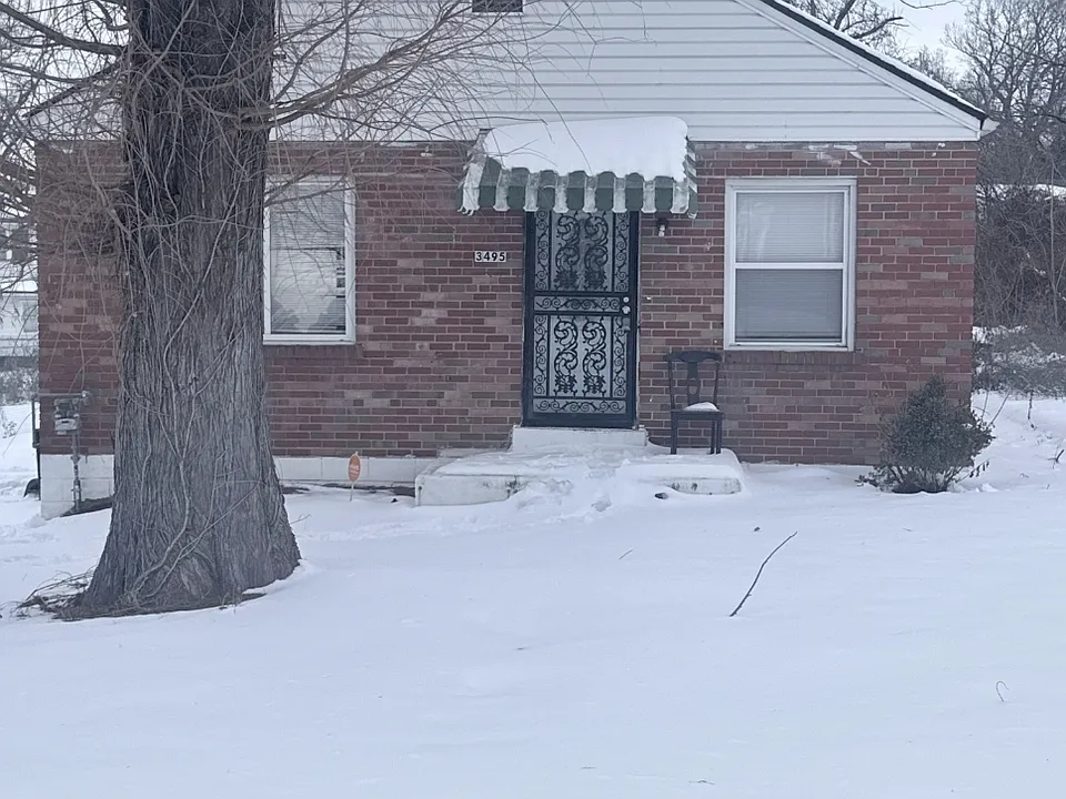 3495 Arden Ave