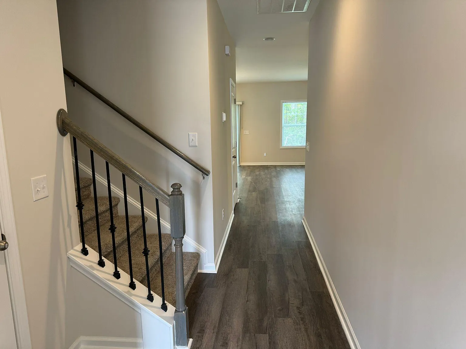 4 bed, 1956 sqft, $2,600 — Photo 3