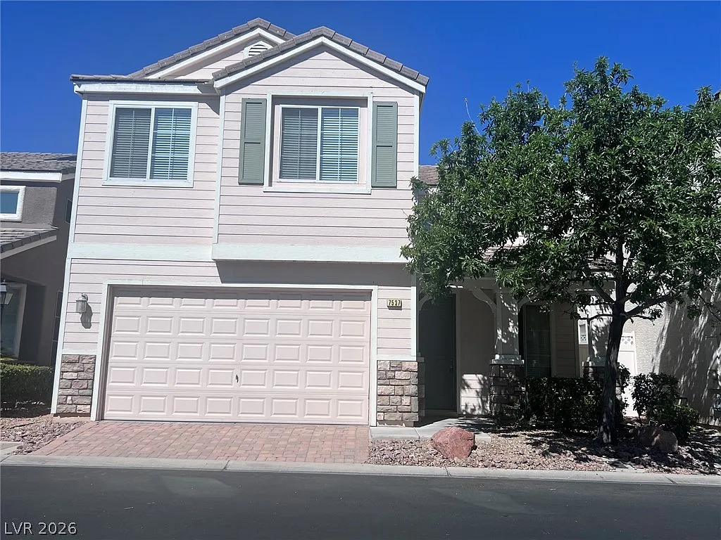 3 bed, 2.5 bath, 1502 sqft, $1,995 — Photo 3