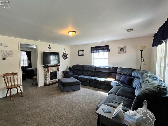 2nd image of 4972 W Fremont Rd