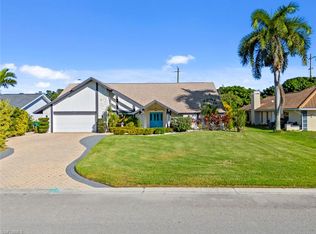 2529 Kings Lake Blvd, Naples, FL 34112