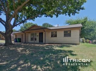 620 Wallace Dr, Crowley, TX 76036