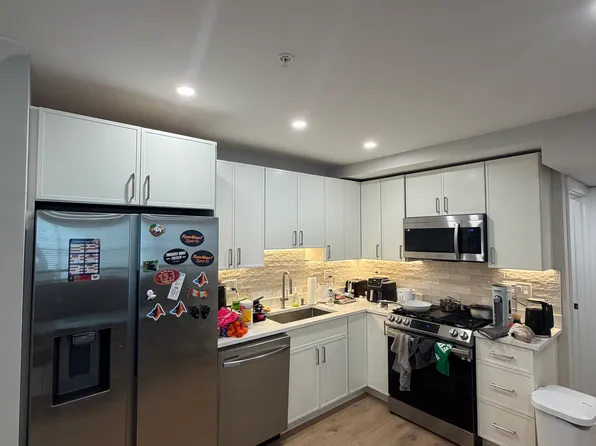 9 Everett St #3, Allston, MA 02134