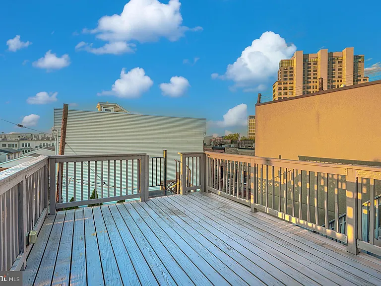 1620 E Clement St — Photo 30