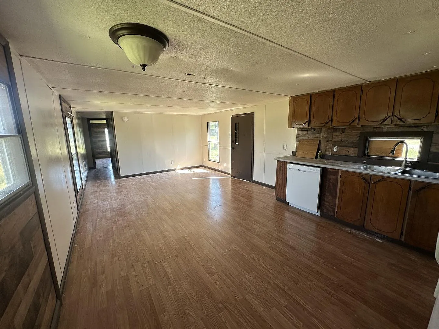 Cozy Country Home 3620 Carver Rd, Diamond, MO 64840 — Photo 2
