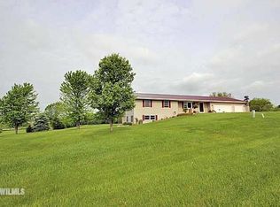 1831 Karen Ct, Freeport, IL 61032