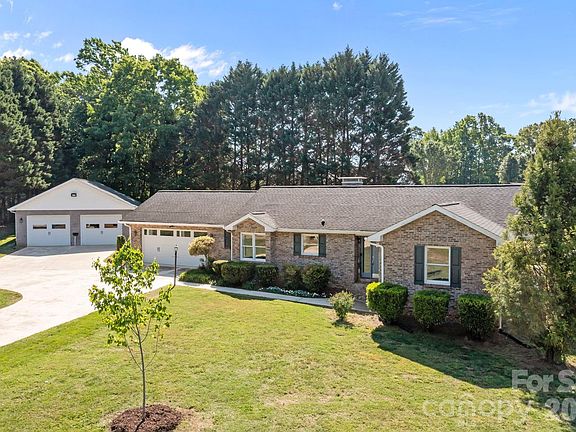 2nd image of 3030 Lydia Ln