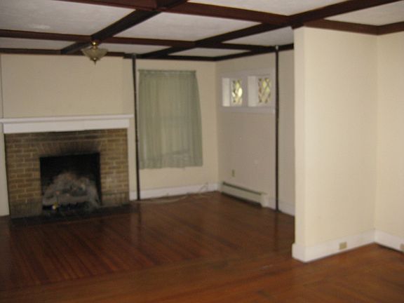 4th image of 124 Circular St APT 1
