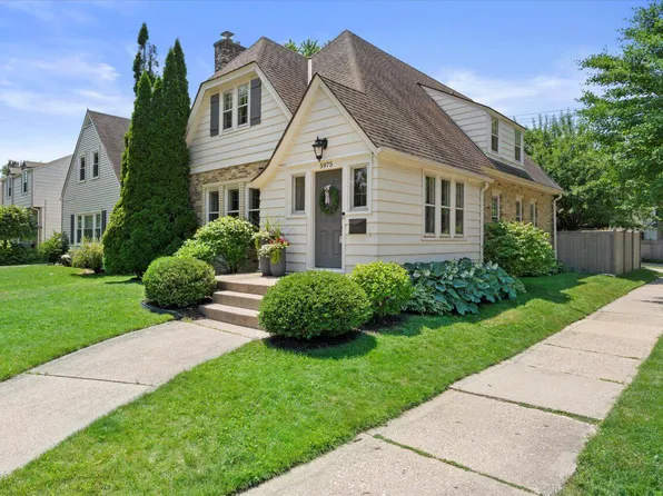 5975 North Shoreland AVENUE, Whitefish Bay, WI 53217