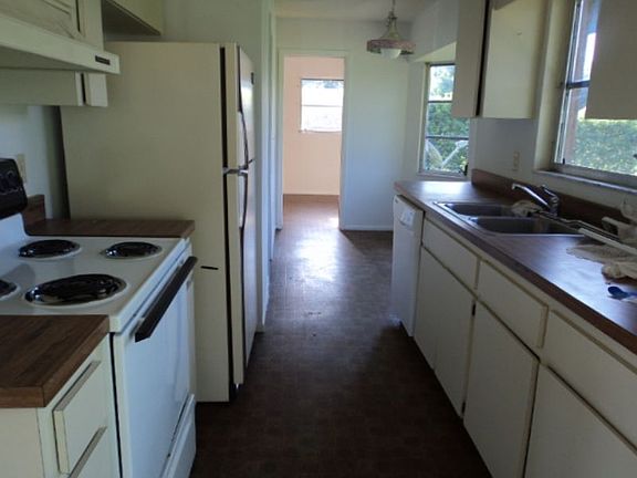 3rd image of 10179 Oceanspray Blvd
