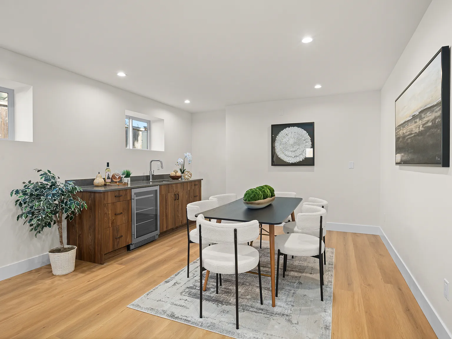 2 bed, 900 sqft, $2,250 — Photo 4