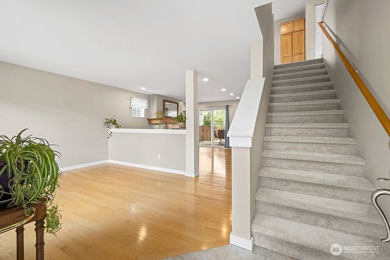 5th image of 9731 228th Terrace NE